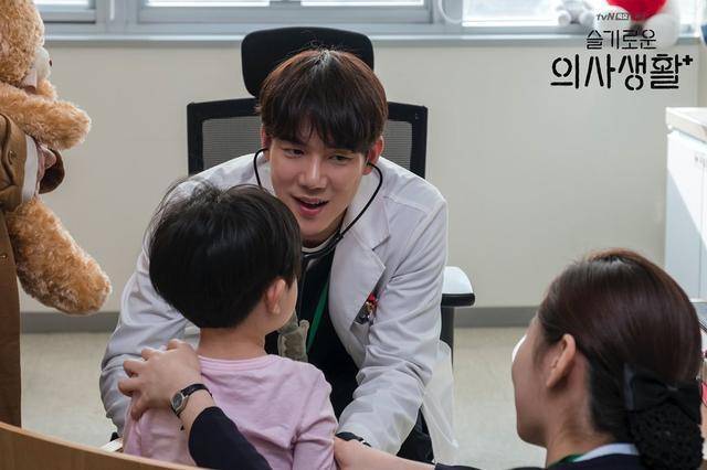 机智的医生生活是什么剧？揭秘这部温暖治愈的韩剧如何重新定义医疗题材